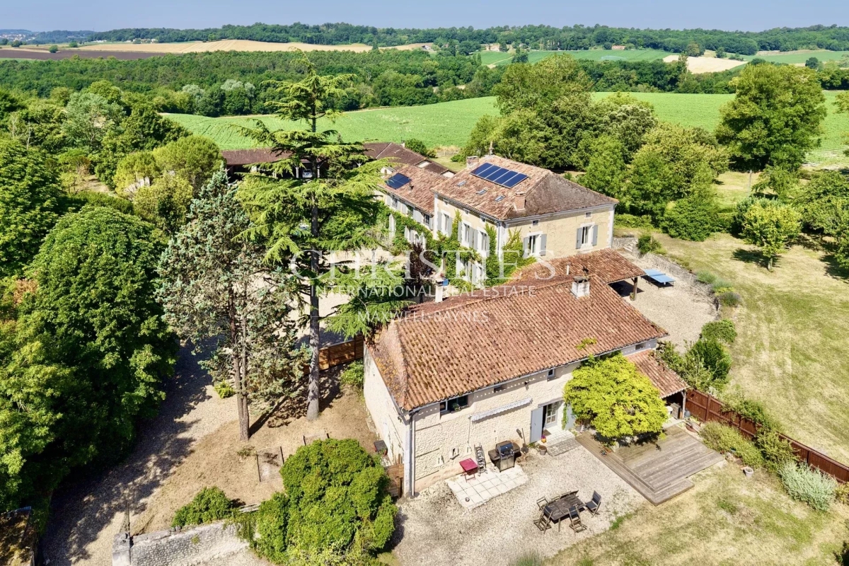 Luxury House for sale in Aubeterre-sur-Dronne, 689 000 €, Photo 4