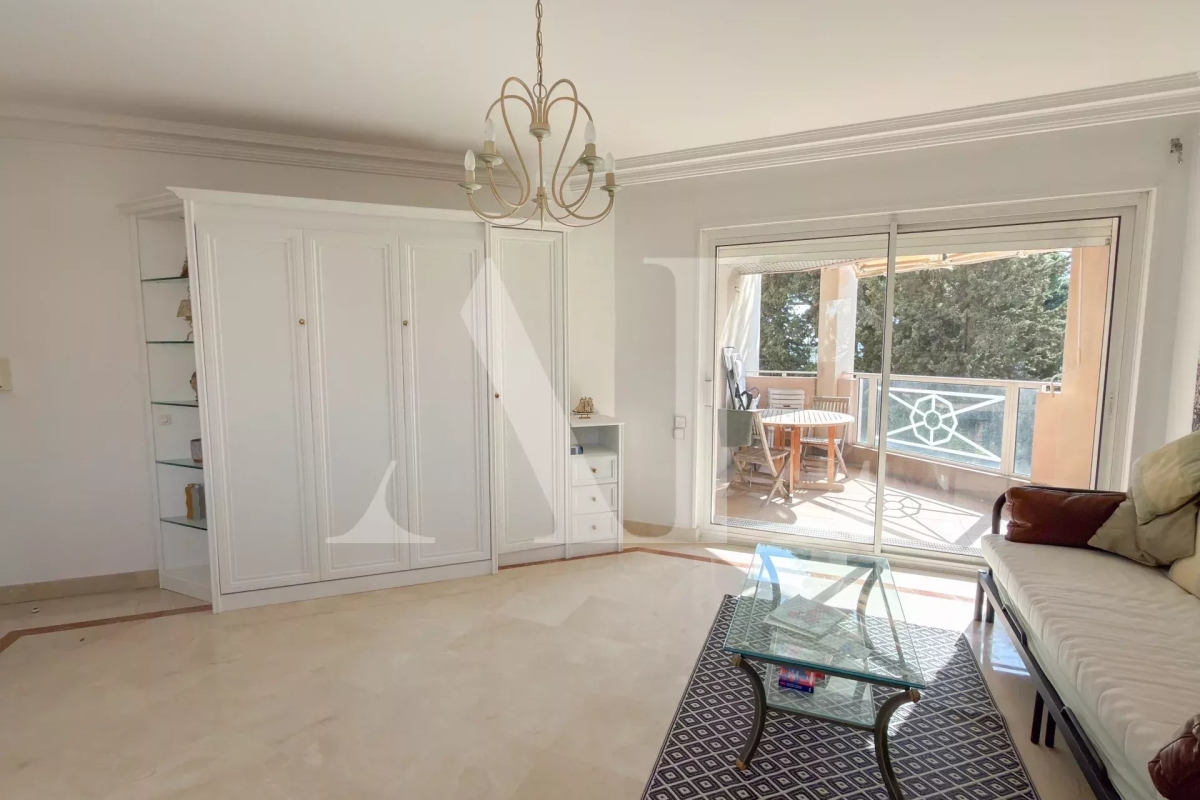 Luxury Apartment for sale in Le Golfe Juan, 266 000 €, Photo 5