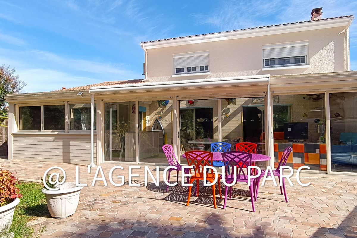 Maison de luxe à vendre à Royan, 900 000 €, Photo 1