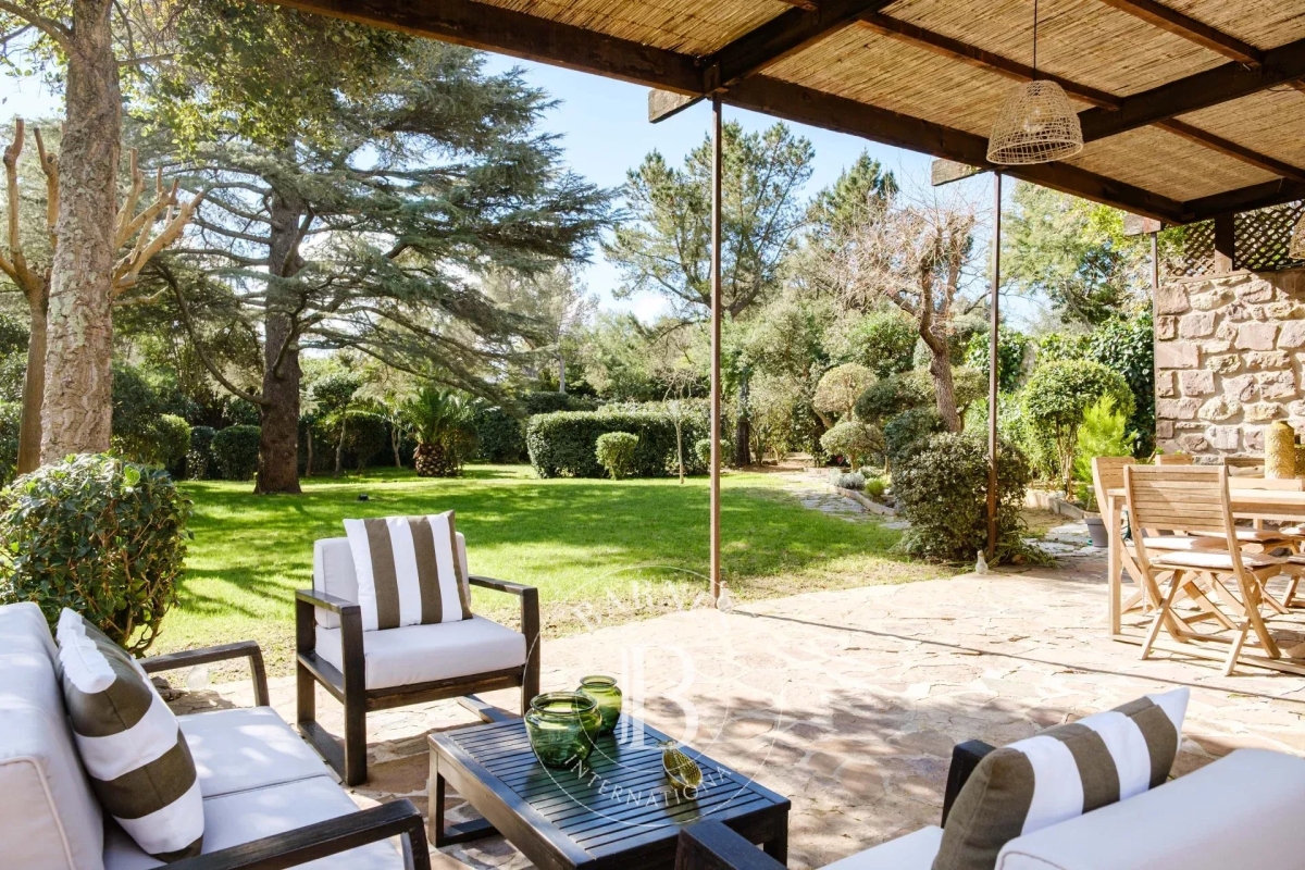 Luxury House for sale in Grimaud, 1 190 000 €, Photo 1