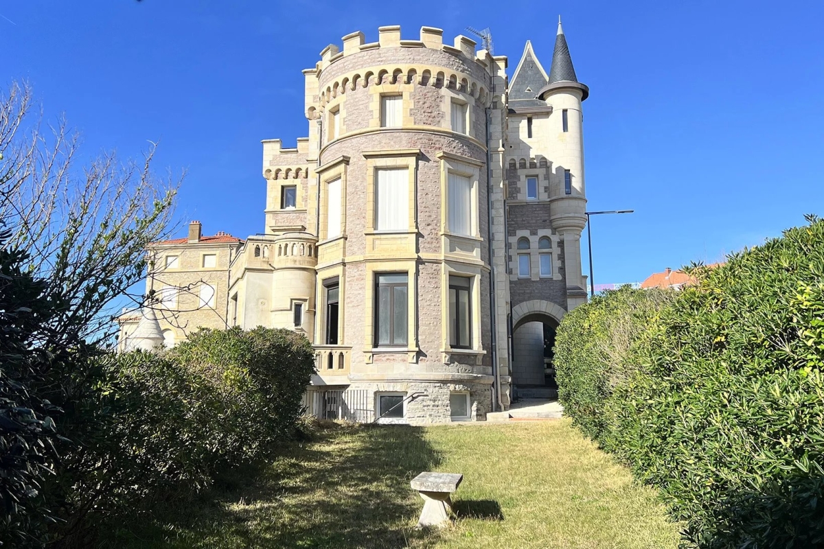 Luxury Apartment for sale in Biarritz, 1 990 000 €, Photo 1