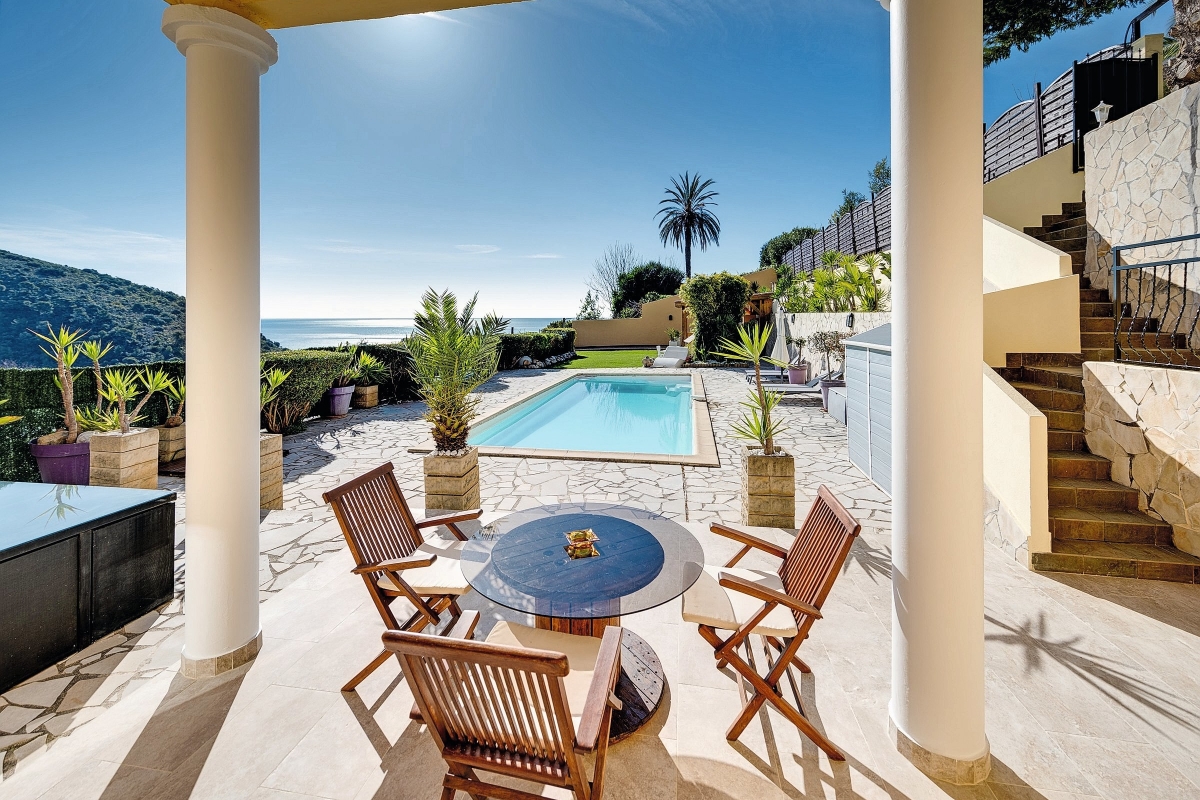 Luxury House for sale in Èze, 2 500 000 €, Photo 1
