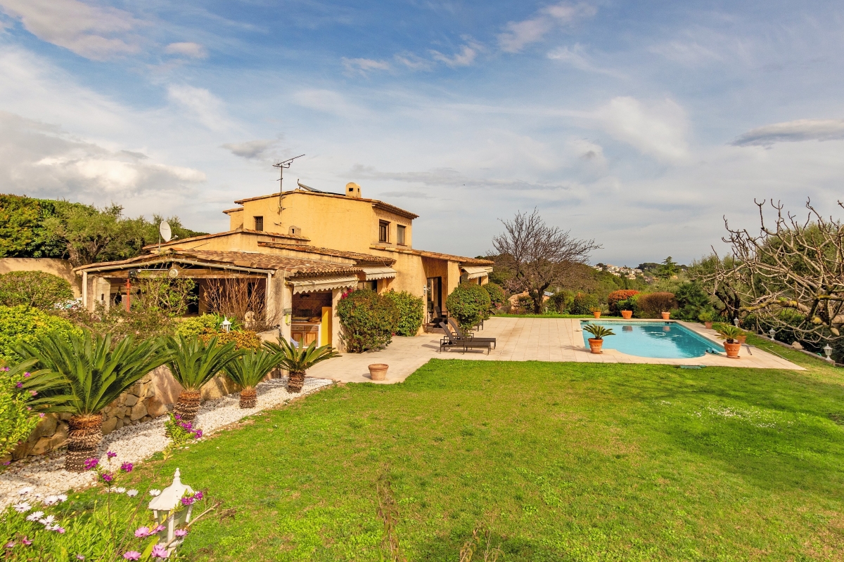 Maison de luxe à vendre à Antibes, 1 490 000 €, Photo 1
