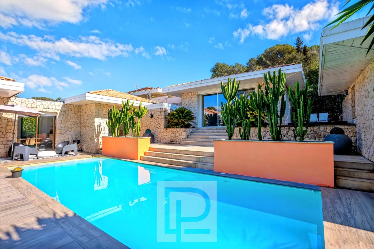 Maison de luxe à vendre à Vallauris, 2 350 000 €, Photo 1