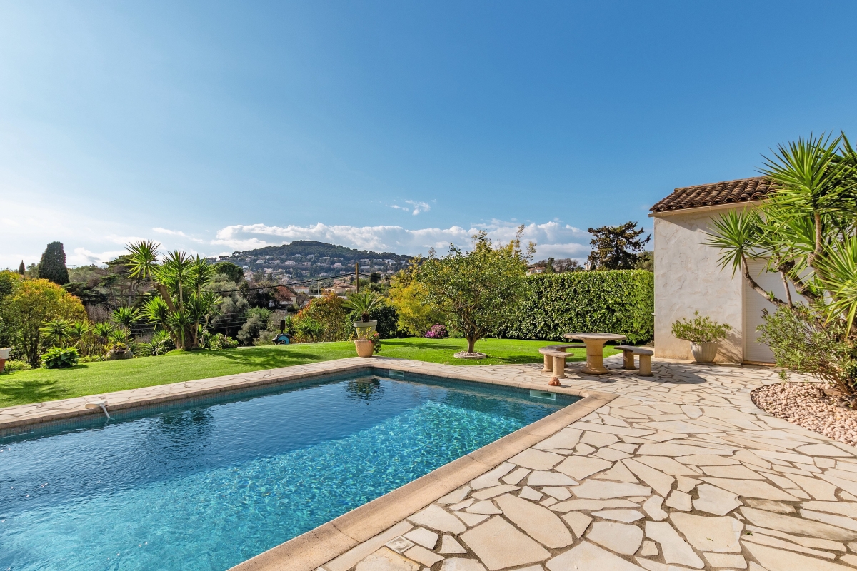 Luxury House for sale in Antibes, 1 550 000 €, Photo 2
