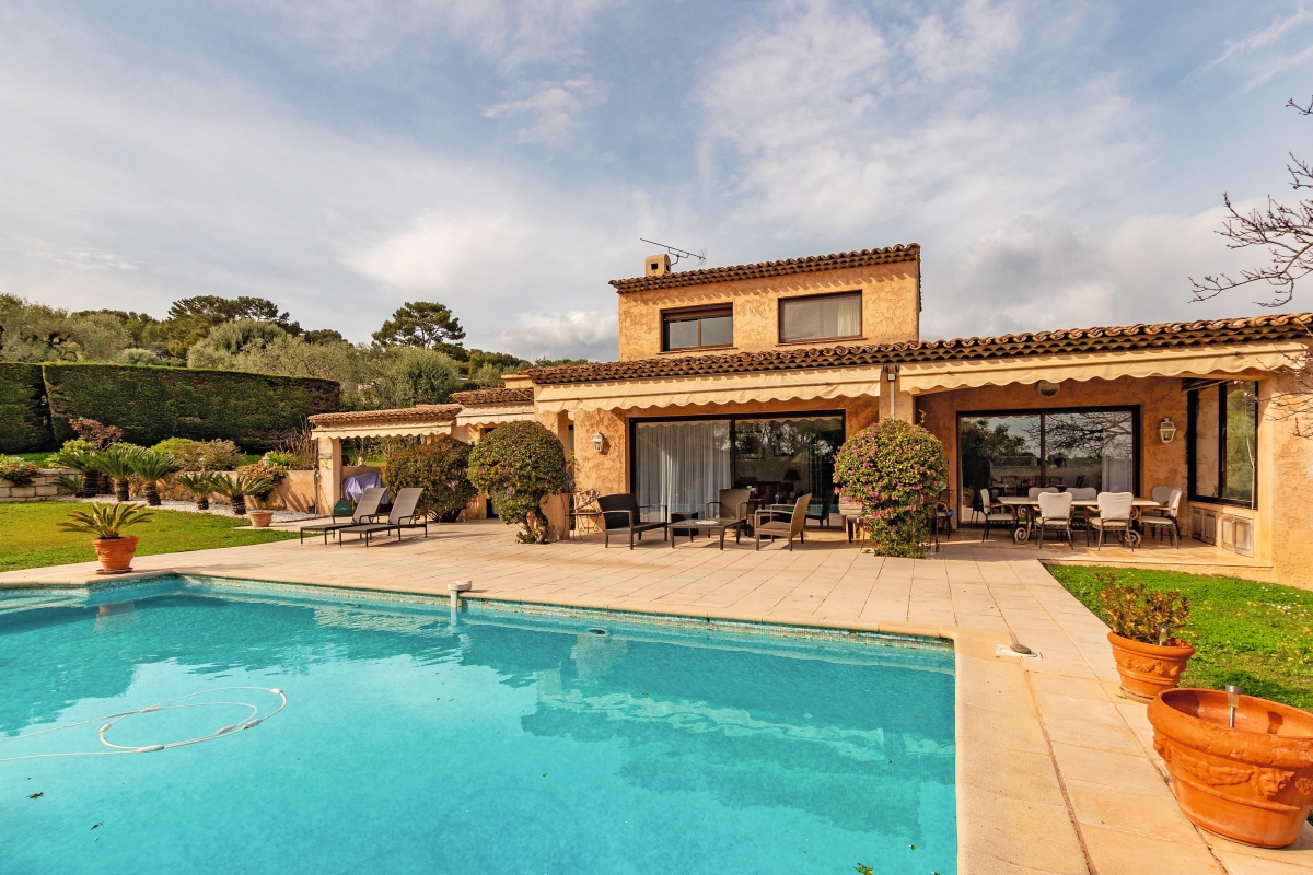 Maison de luxe à vendre à Antibes, 1 490 000 €, Photo 2