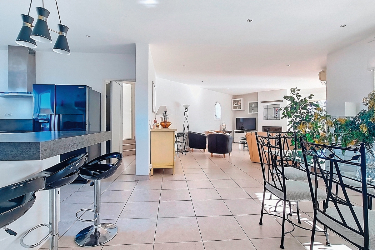 Maison de luxe à vendre à Fréjus, 1 100 000 €, Photo 2