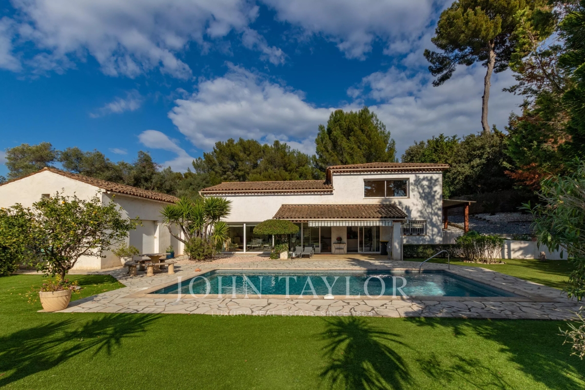 Luxury House for sale in Antibes, 1 696 000 €, Photo 2