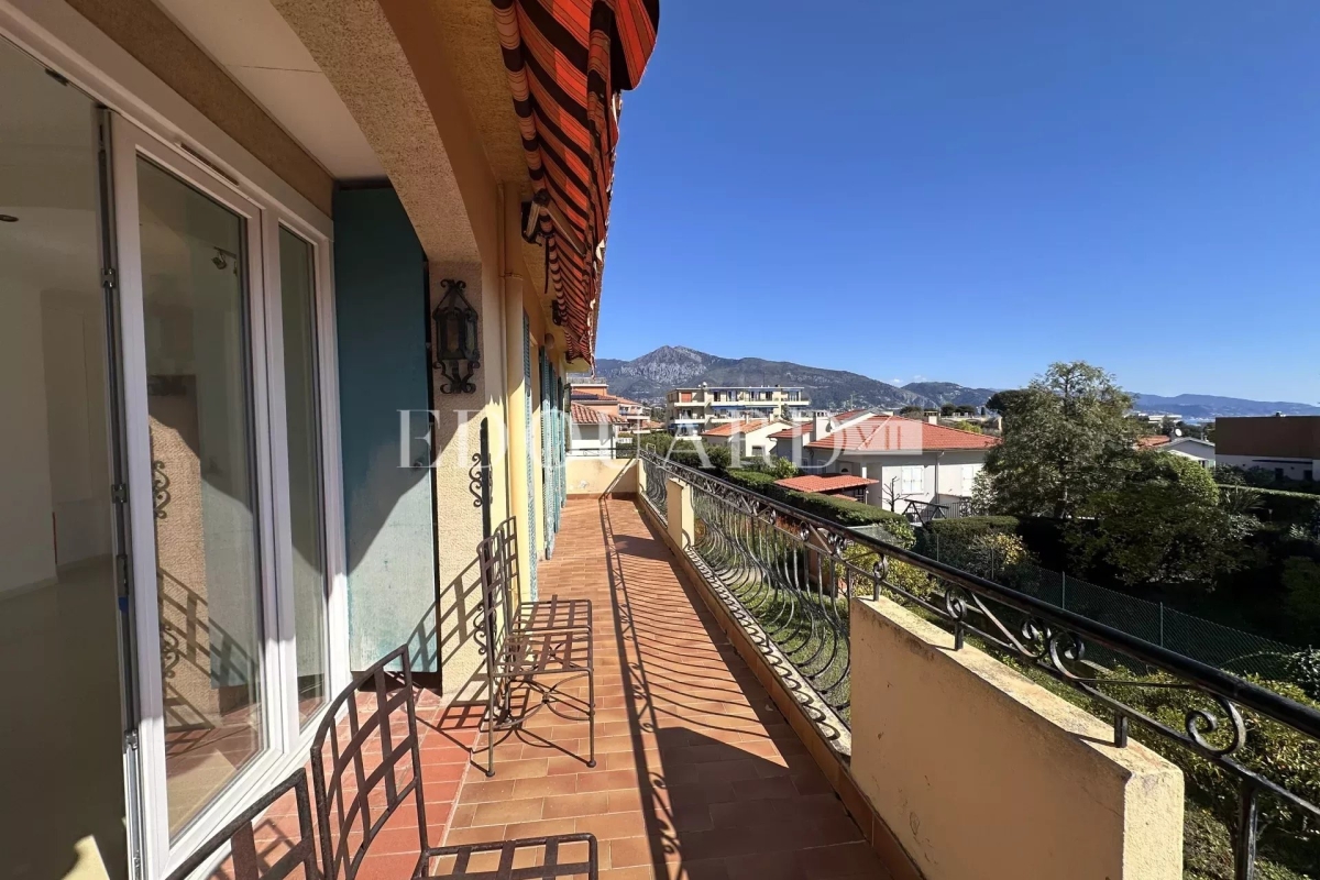 Luxury House for sale in Roquebrune-Cap-Martin, 1 800 000 €, Photo 2