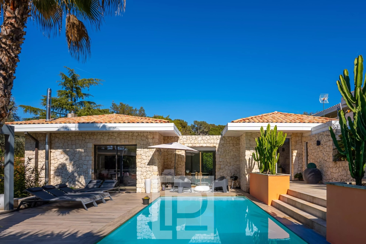 Maison de luxe à vendre à Vallauris, 2 350 000 €, Photo 3