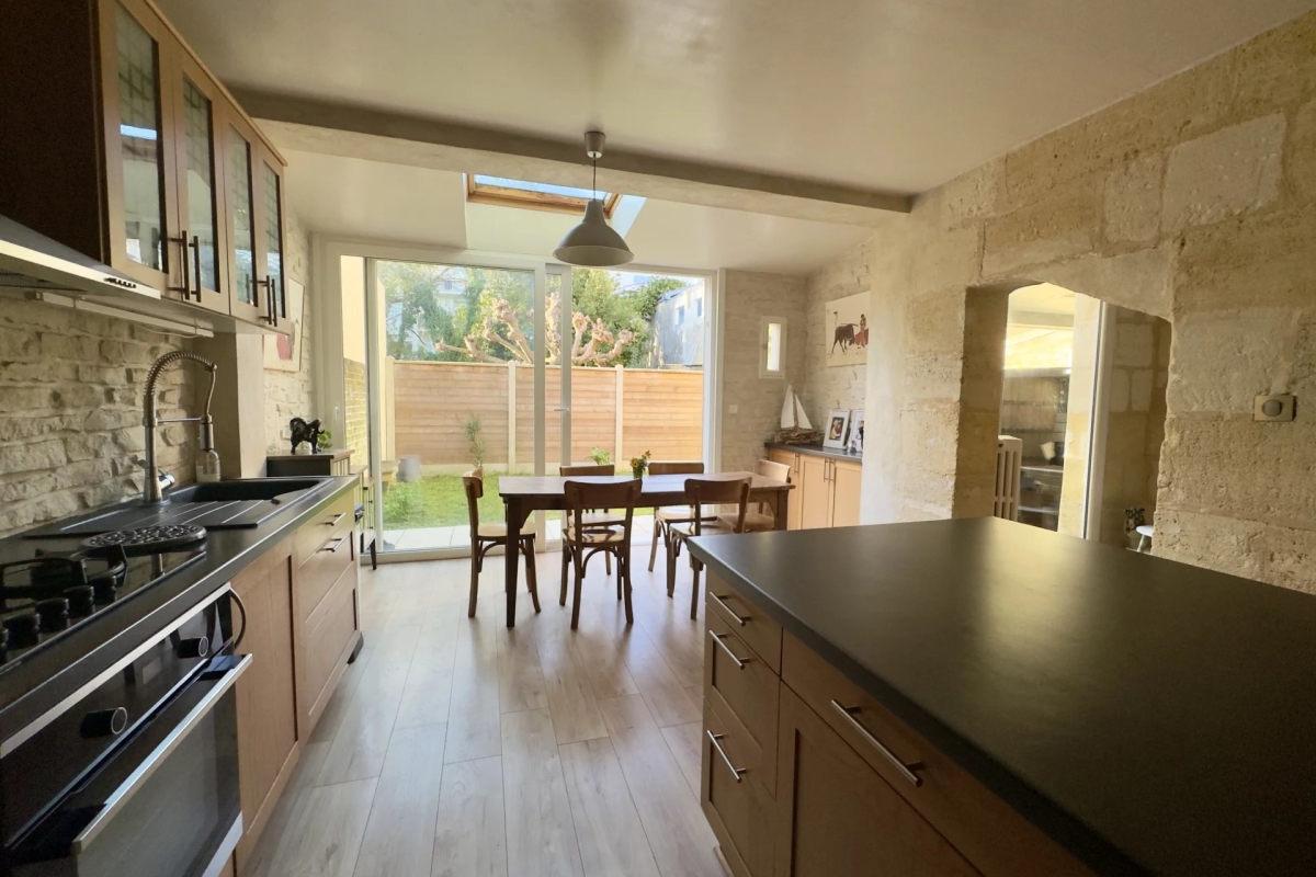 Maison de luxe à vendre à Bordeaux, 695 000 €, Photo 3