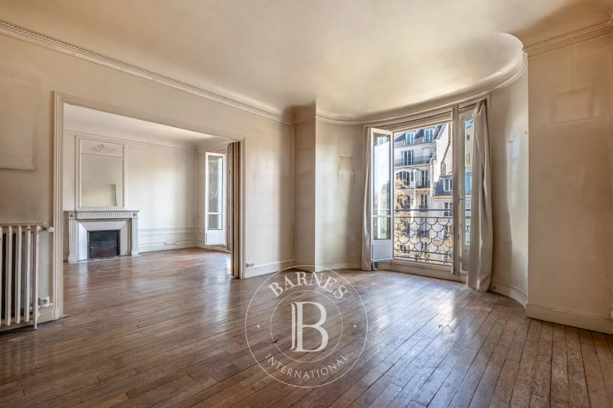 Luxury Apartment for sale in Paris 7ème, 2 075 000 €, Photo 2