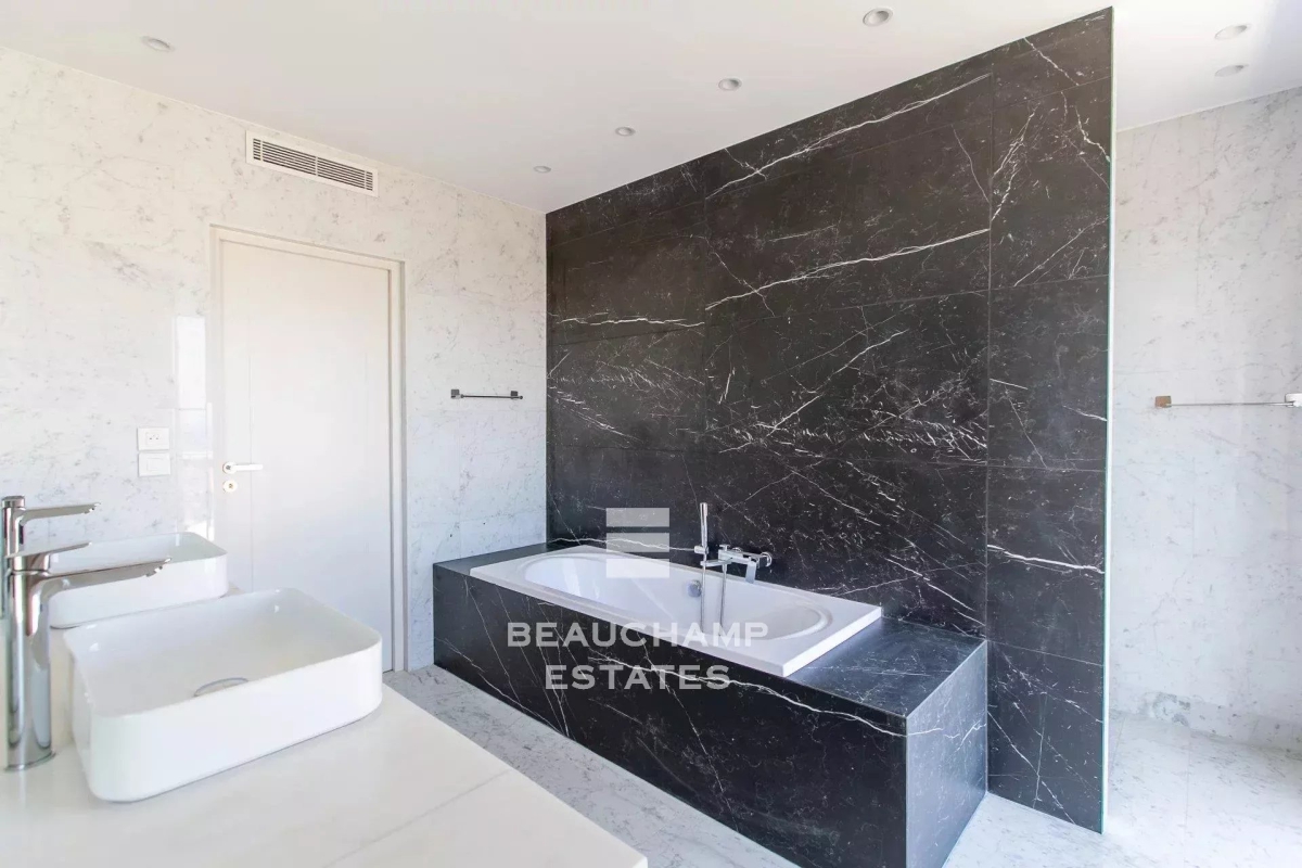 Maison de luxe à vendre à Antibes, 3 990 000 €, Photo 7