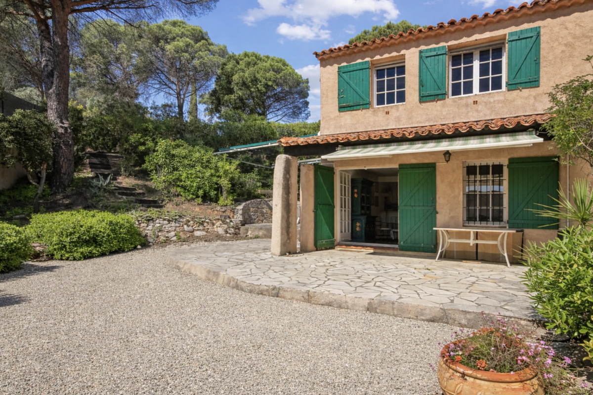 Luxury House for sale in La Croix-Valmer, 700 000 €, Photo 1