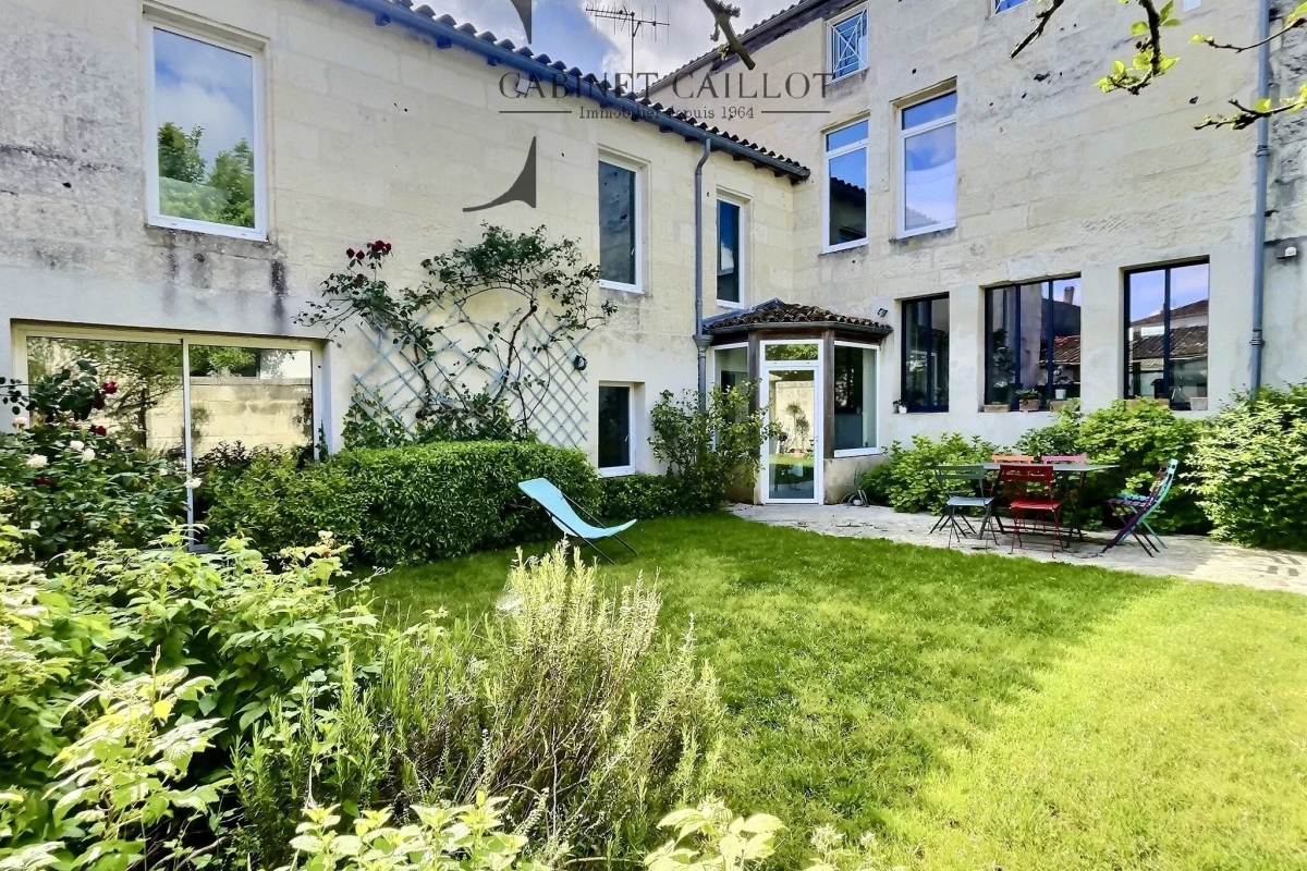 Maison de luxe à vendre à Saintes, 656 000 €, Photo 2