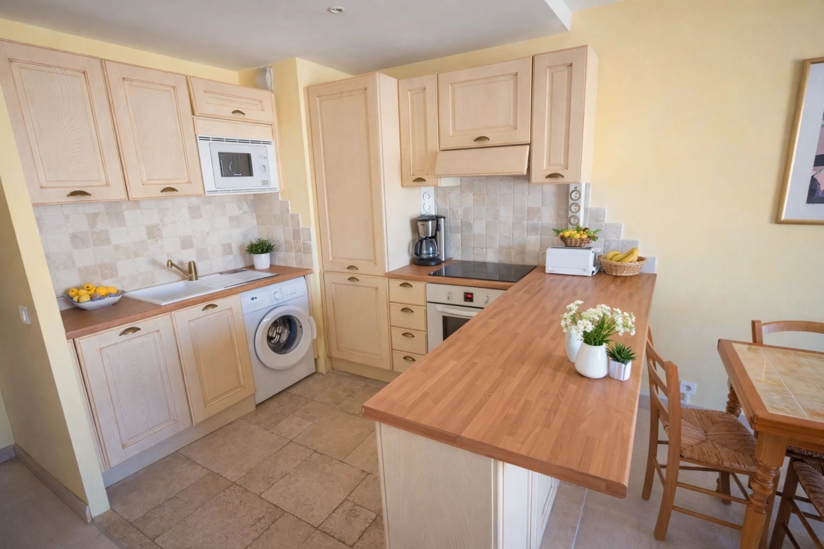 Luxury Apartment for sale in Mandelieu-la-Napoule, 350 000 €, Photo 2