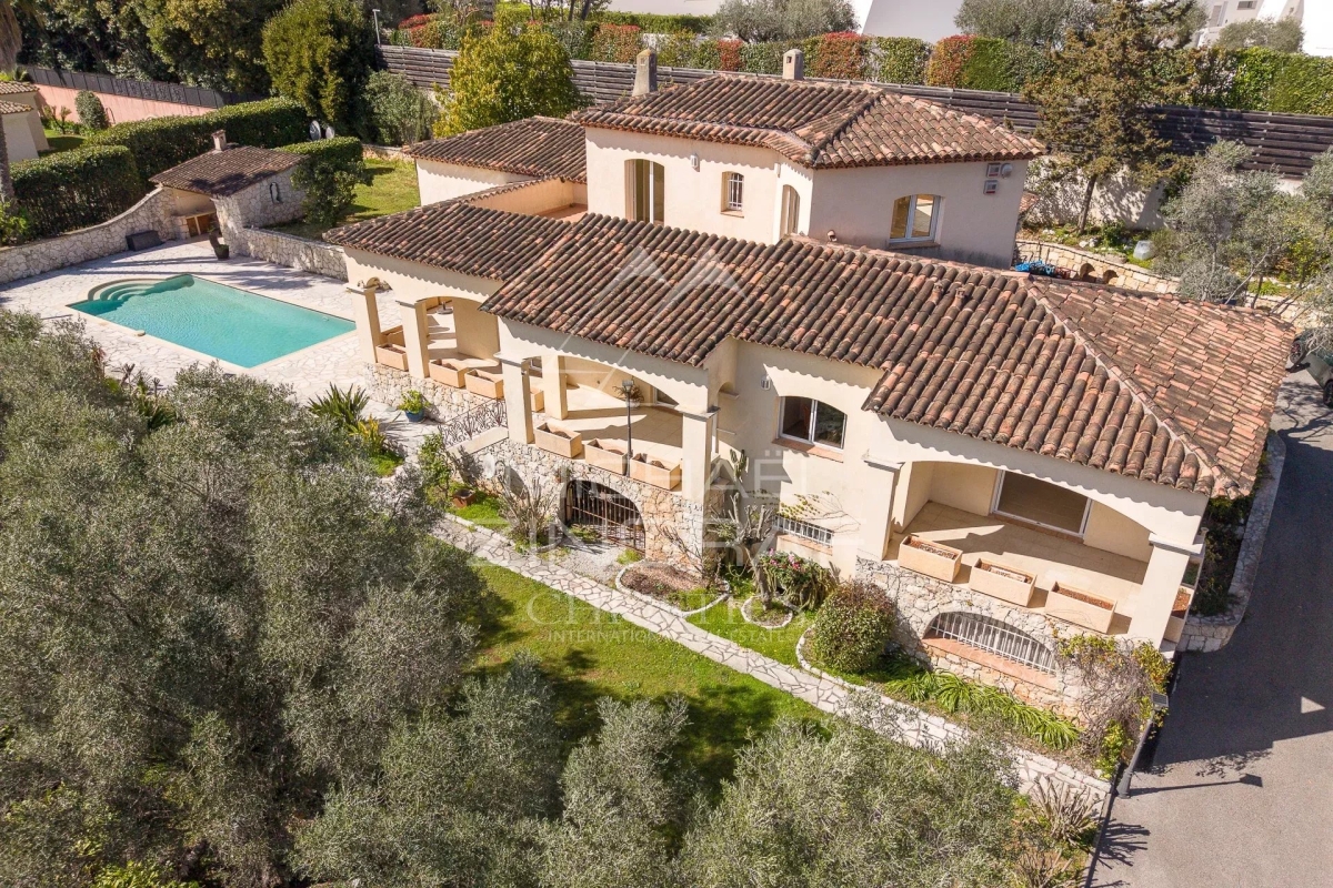 Luxury House for sale in Antibes, 1 695 000 €, Photo 4