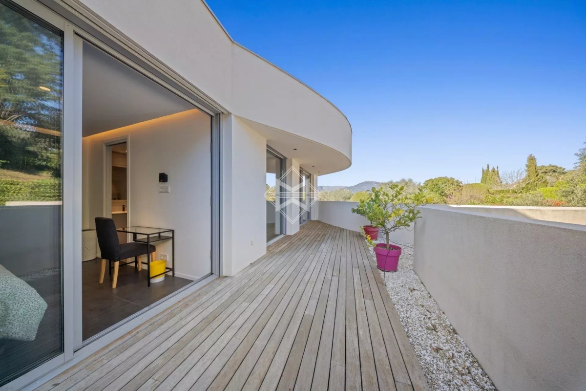 Maison de luxe à vendre à Valbonne, 2 400 000 €, Photo 1