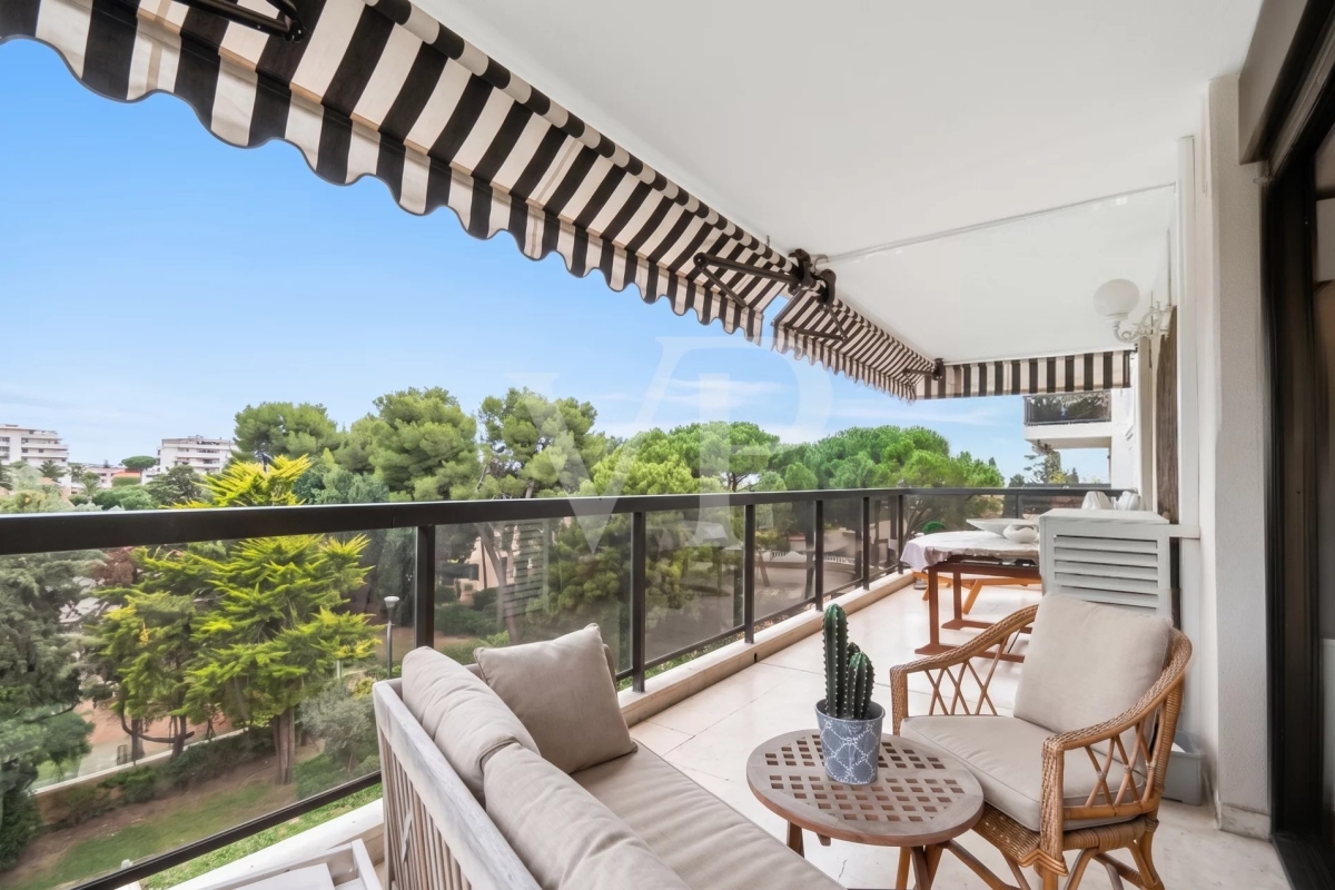 Luxury Apartment for sale in Cannes, 799 000 €, Photo 1