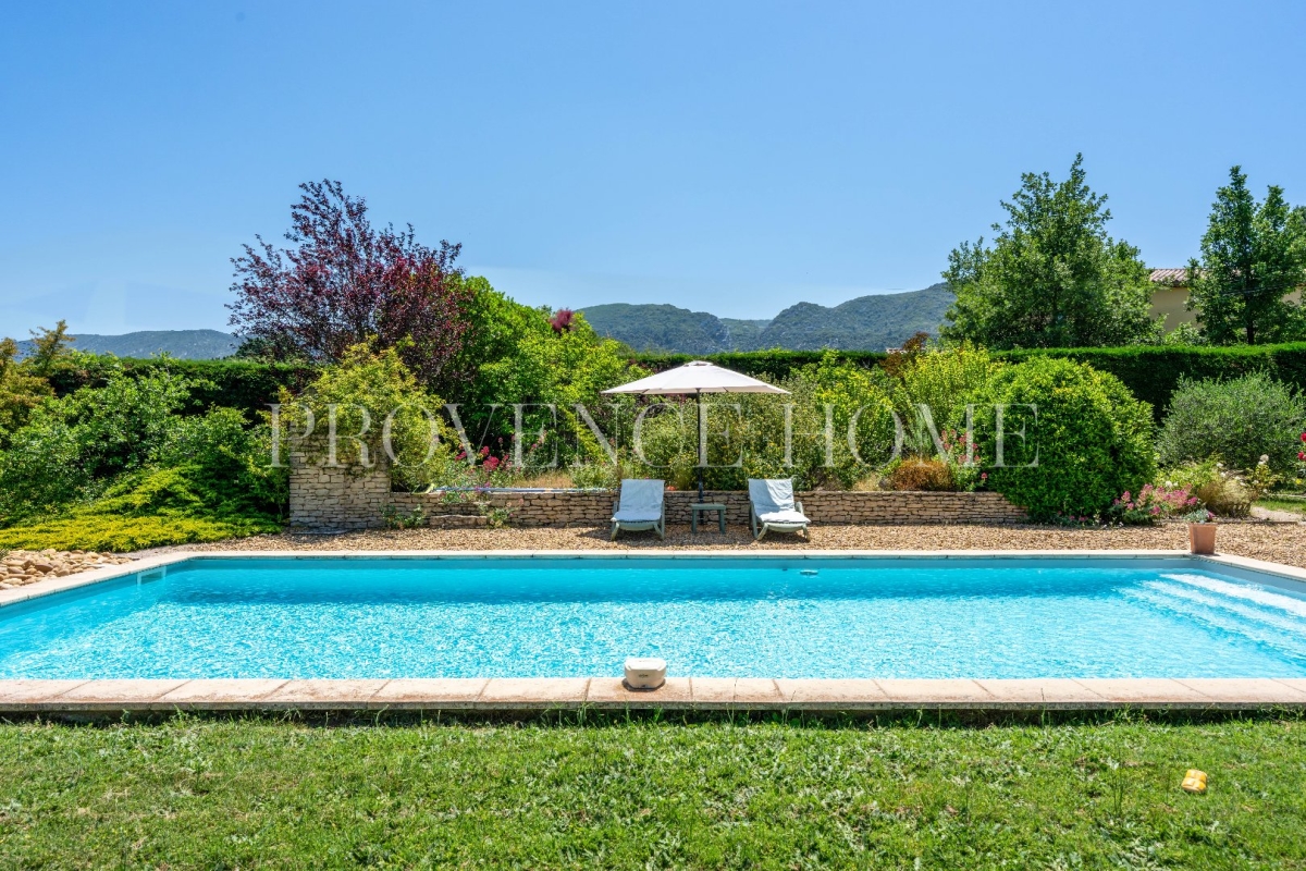 Maison de luxe à vendre à Maubec, 1 150 000 €, Photo 1
