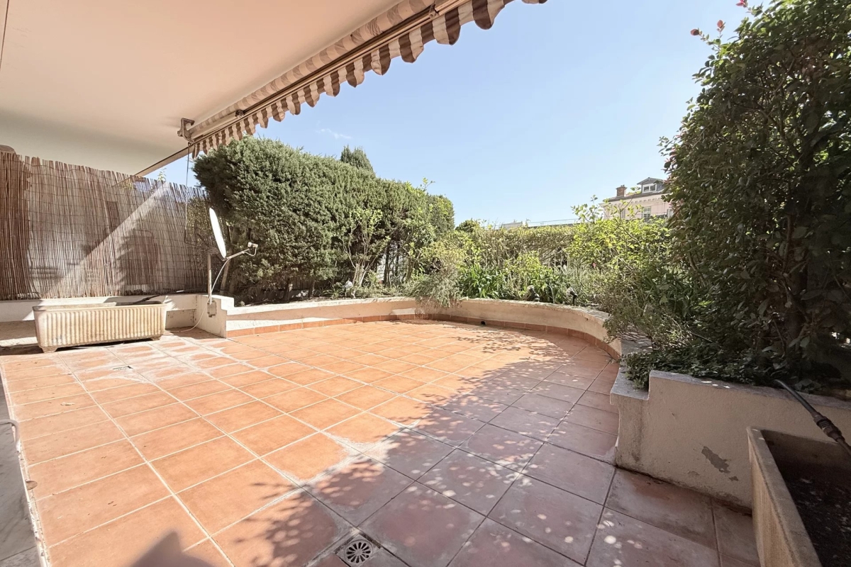 Luxury Apartment for sale in Beaulieu-sur-Mer, 820 000 €, Photo 2