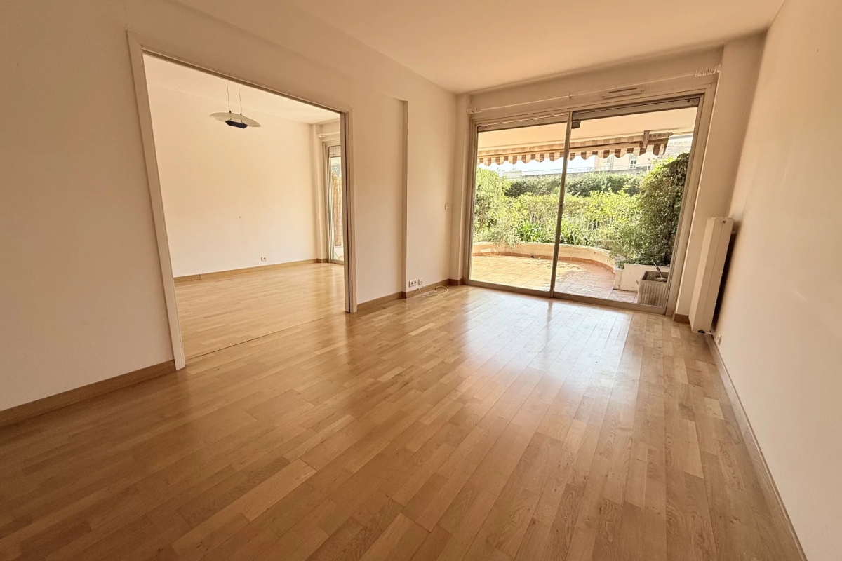 Luxury Apartment for sale in Beaulieu-sur-Mer, 820 000 €, Photo 4