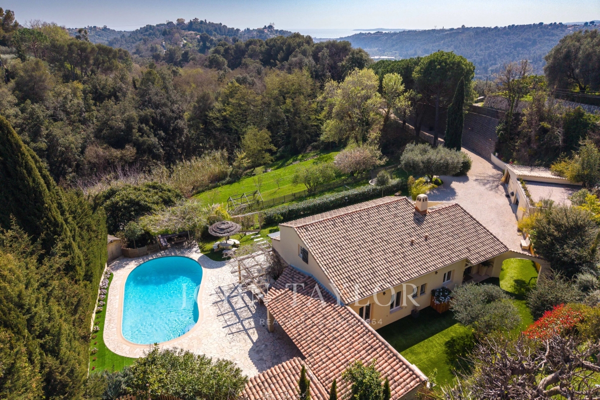 Luxury House for sale in La Gaude, 1 390 000 €, Photo 1