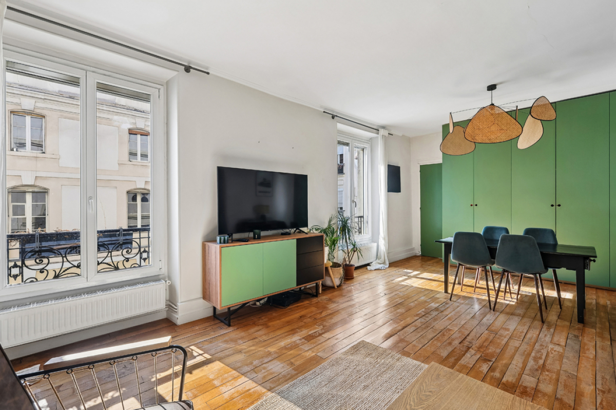 Luxury Apartment for sale in Paris 11Ème, 650 000 €, Photo 1