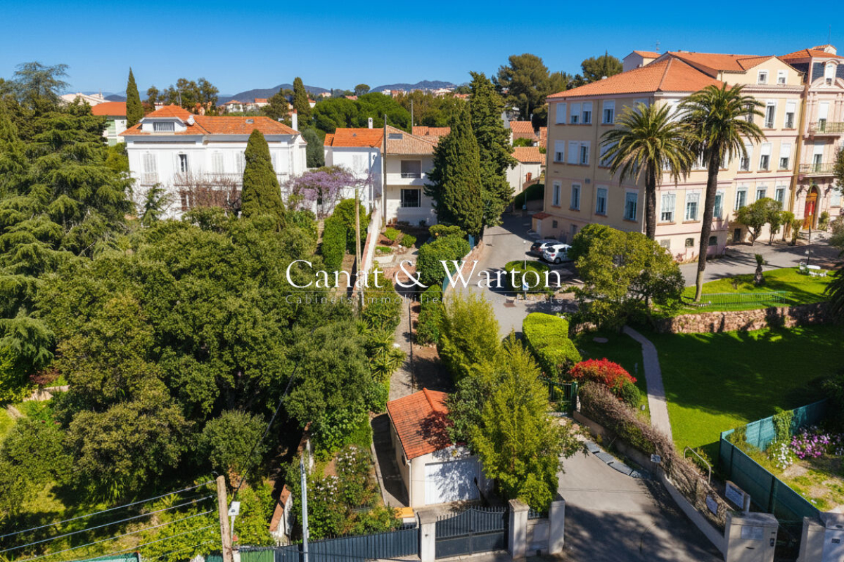 Maison de luxe à vendre à Saint-Raphaël, 1 060 000 €, Photo 2