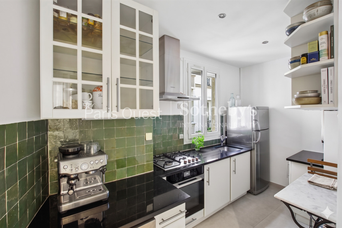 Luxury Apartment for sale in Paris 18ème, 850 000 €, Photo 6