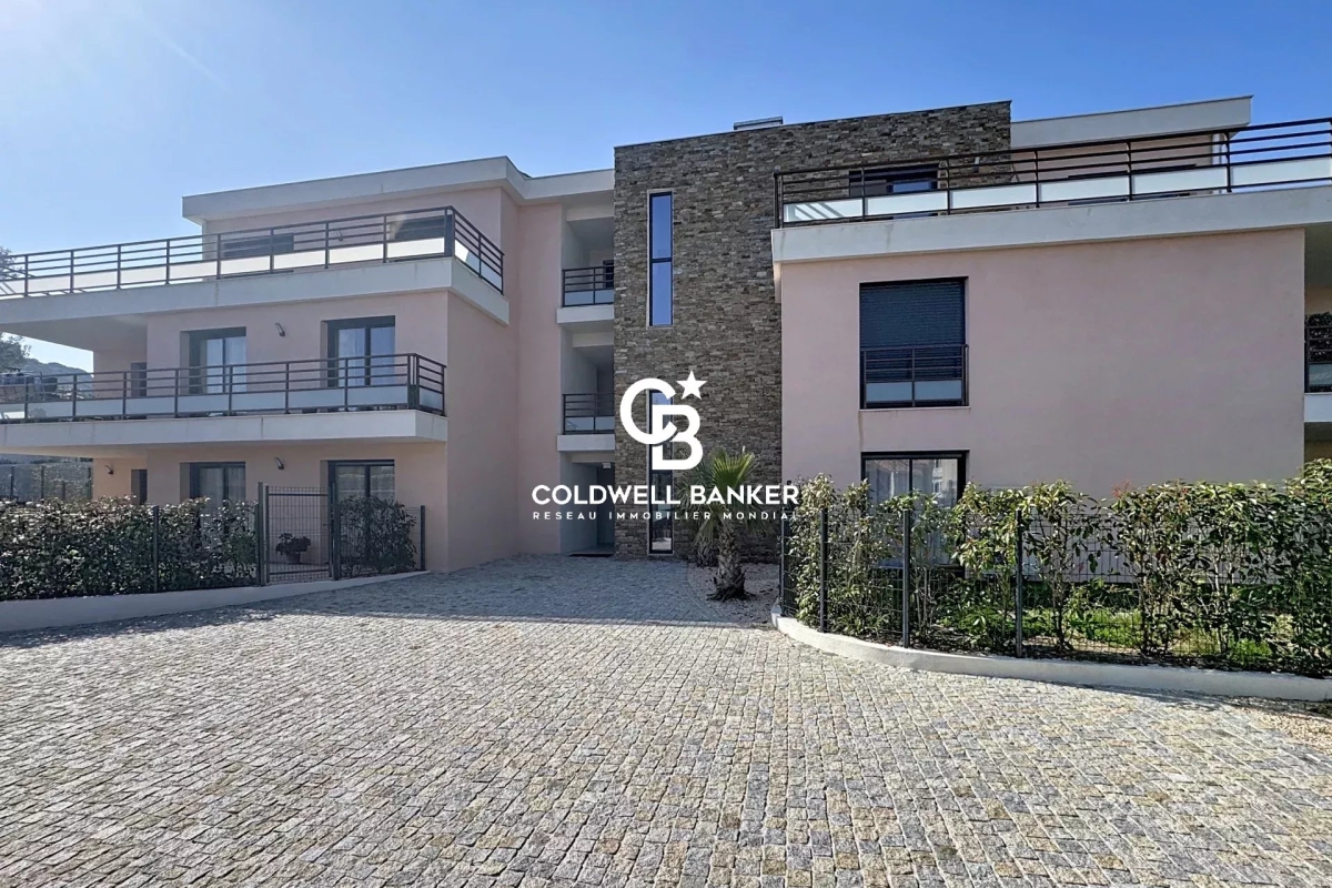 Luxury Apartment for sale in Saint-Raphaël, 598 000 €, Photo 1