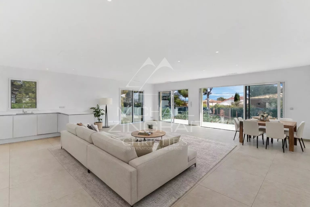 Maison de luxe à vendre à Cavalaire-sur-Mer, 1 975 000 €, Photo 1