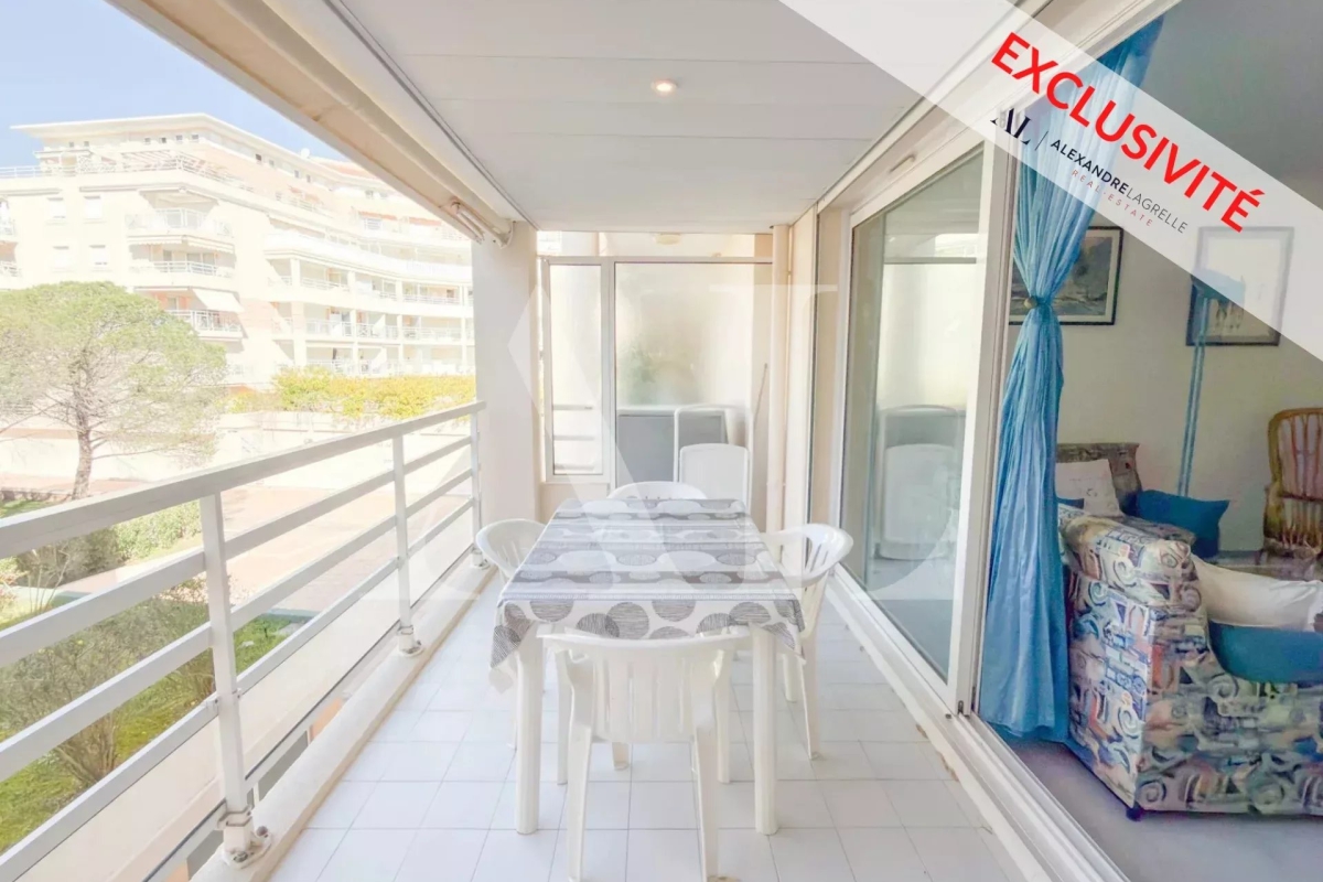 Luxury Apartment for sale in Le Golfe Juan, 289 000 €, Photo 1