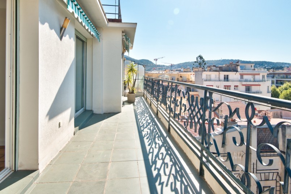 Appartement de luxe à vendre à Nice, 677 000 €, Photo 2