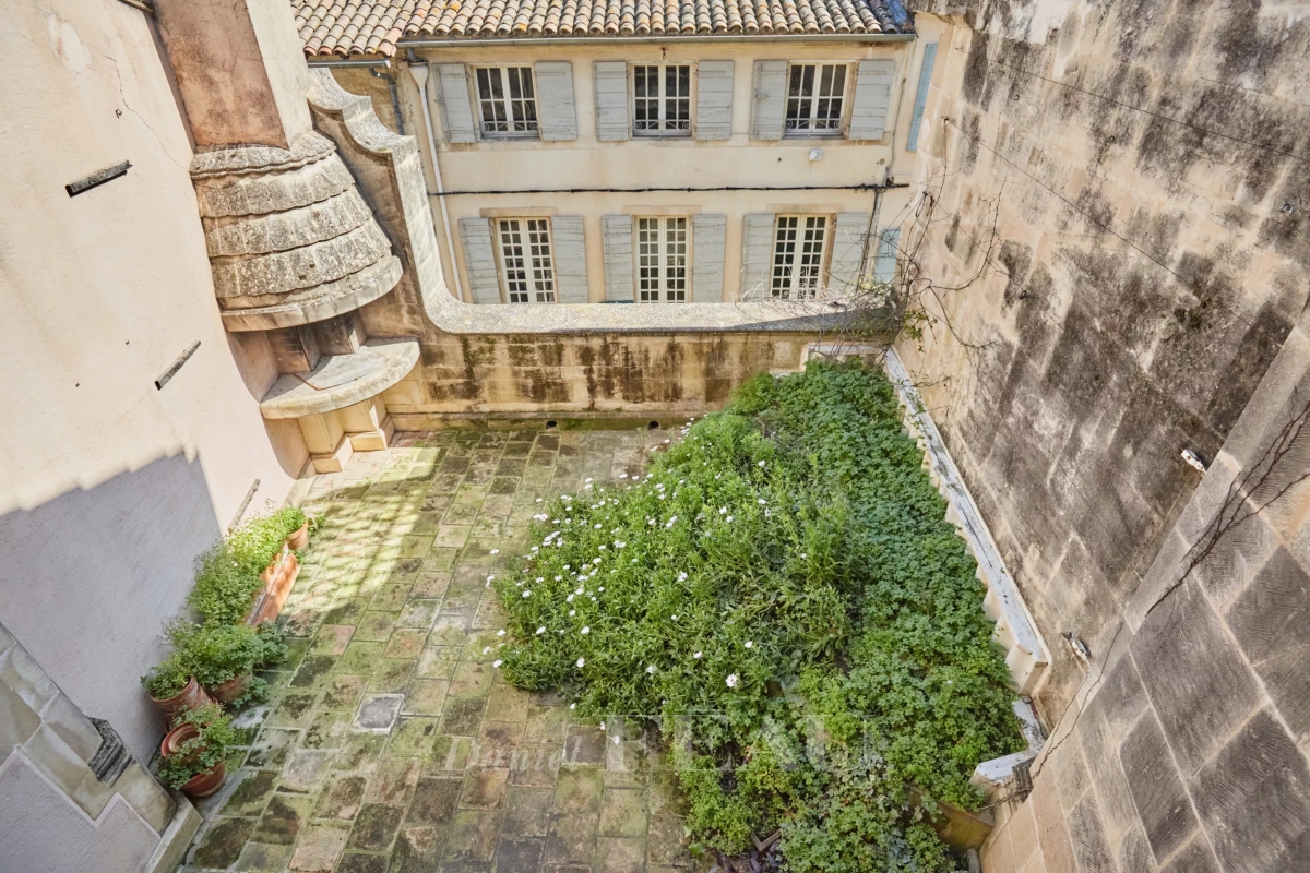 Maison de luxe à vendre à Arles, 845 000 €, Photo 3