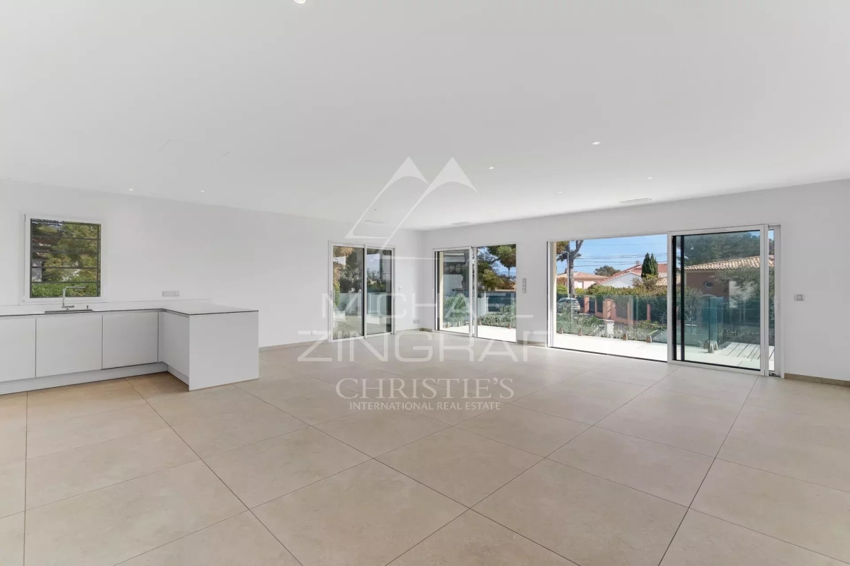 Maison de luxe à vendre à Cavalaire-sur-Mer, 1 975 000 €, Photo 6