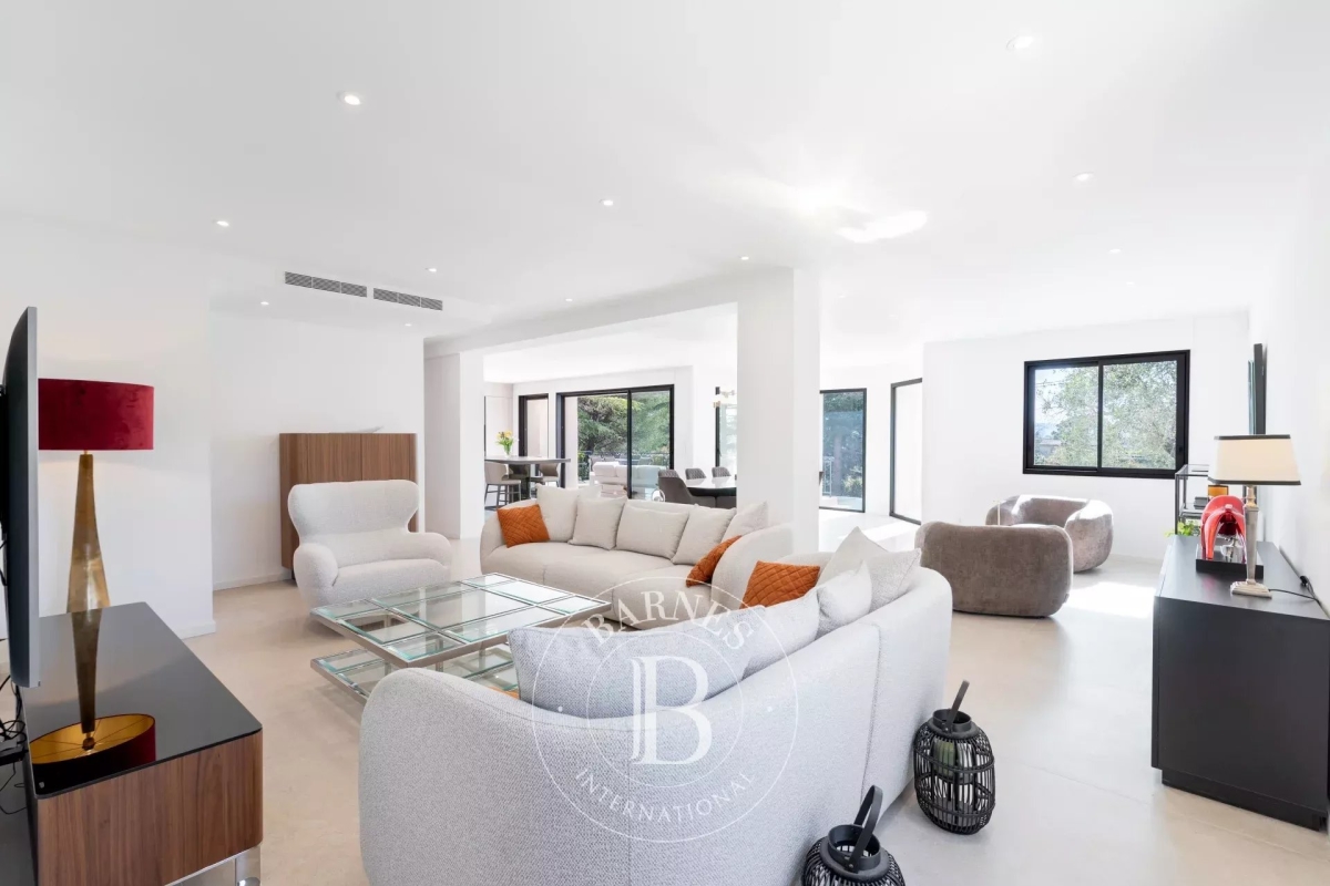 Luxury House for sale in Valbonne, 2 295 000 €, Photo 2