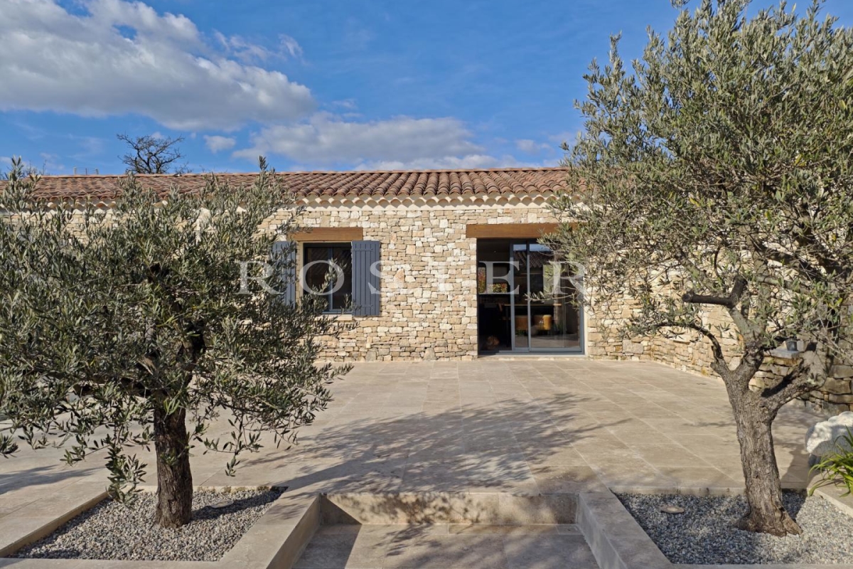 Luxury House for sale in Gordes, 1 080 000 €, Photo 2