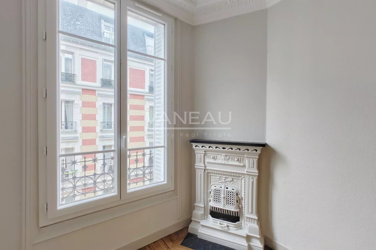 Luxury Apartment for sale in Paris 14ème, 434 000 €, Photo 1