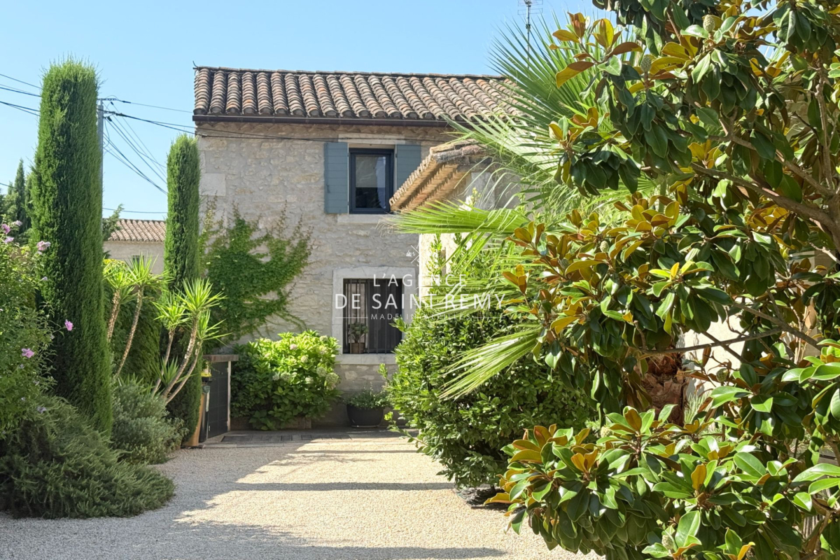 Luxury House for sale in Saint-Rémy-de-Provence, 1 670 000 €, Photo 2