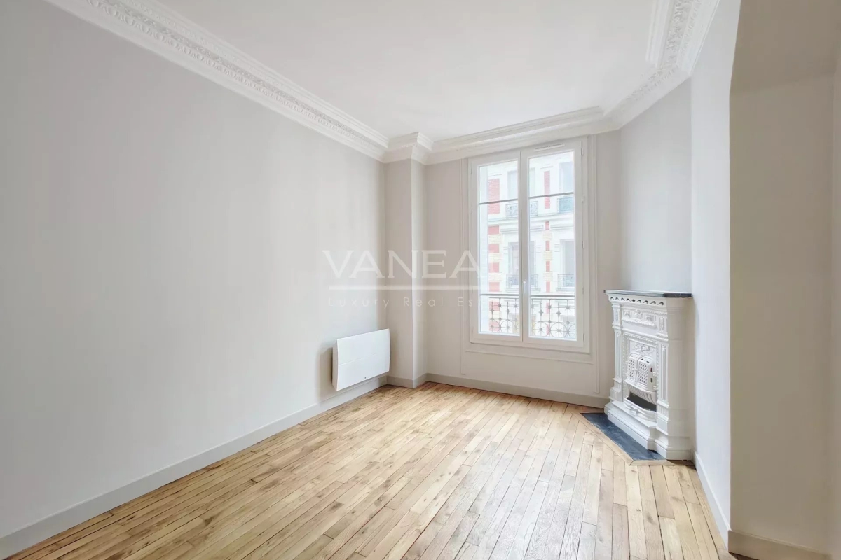 Luxury Apartment for sale in Paris 14ème, 434 000 €, Photo 3