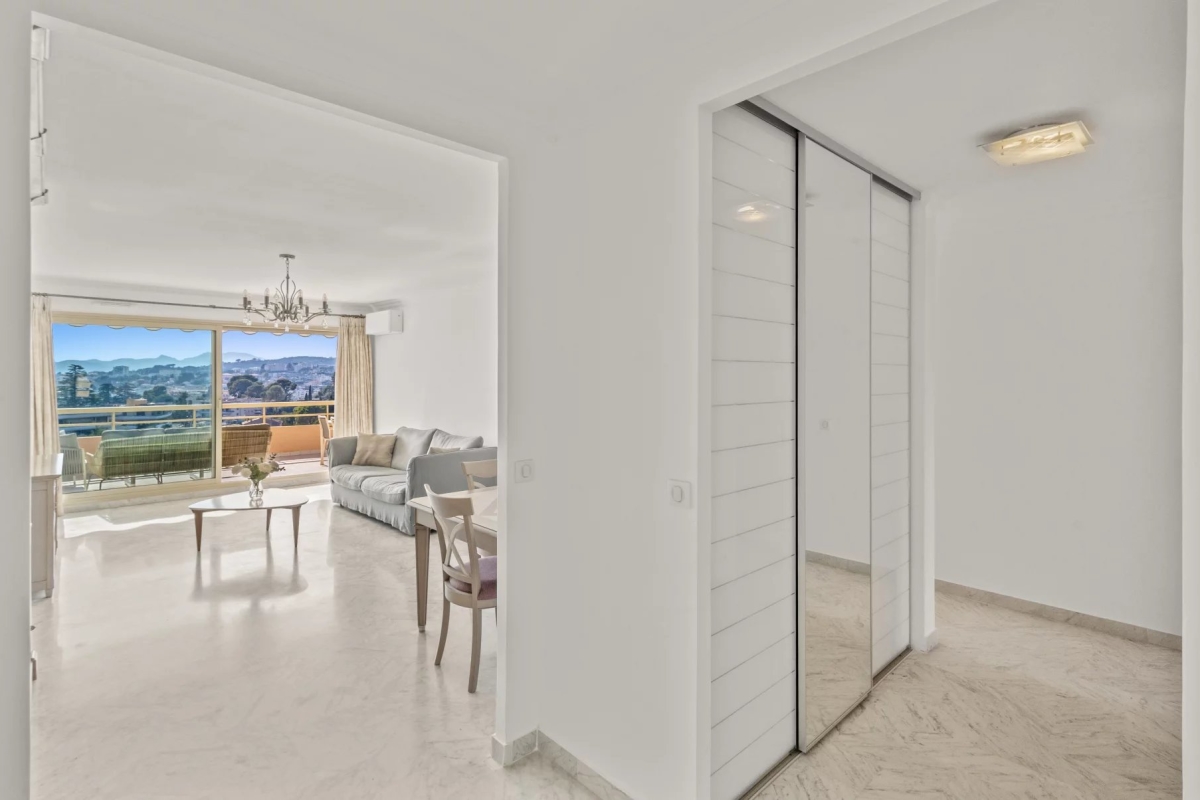 Luxury Apartment for sale in Le Cannet, 740 000 €, Photo 4