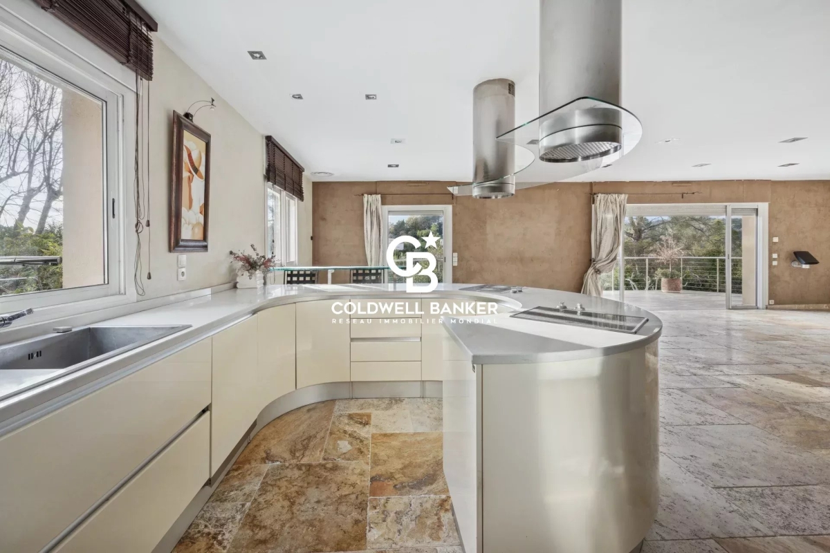 Maison de luxe à vendre à Roquefort-les-Pins, 2 150 000 €, Photo 7