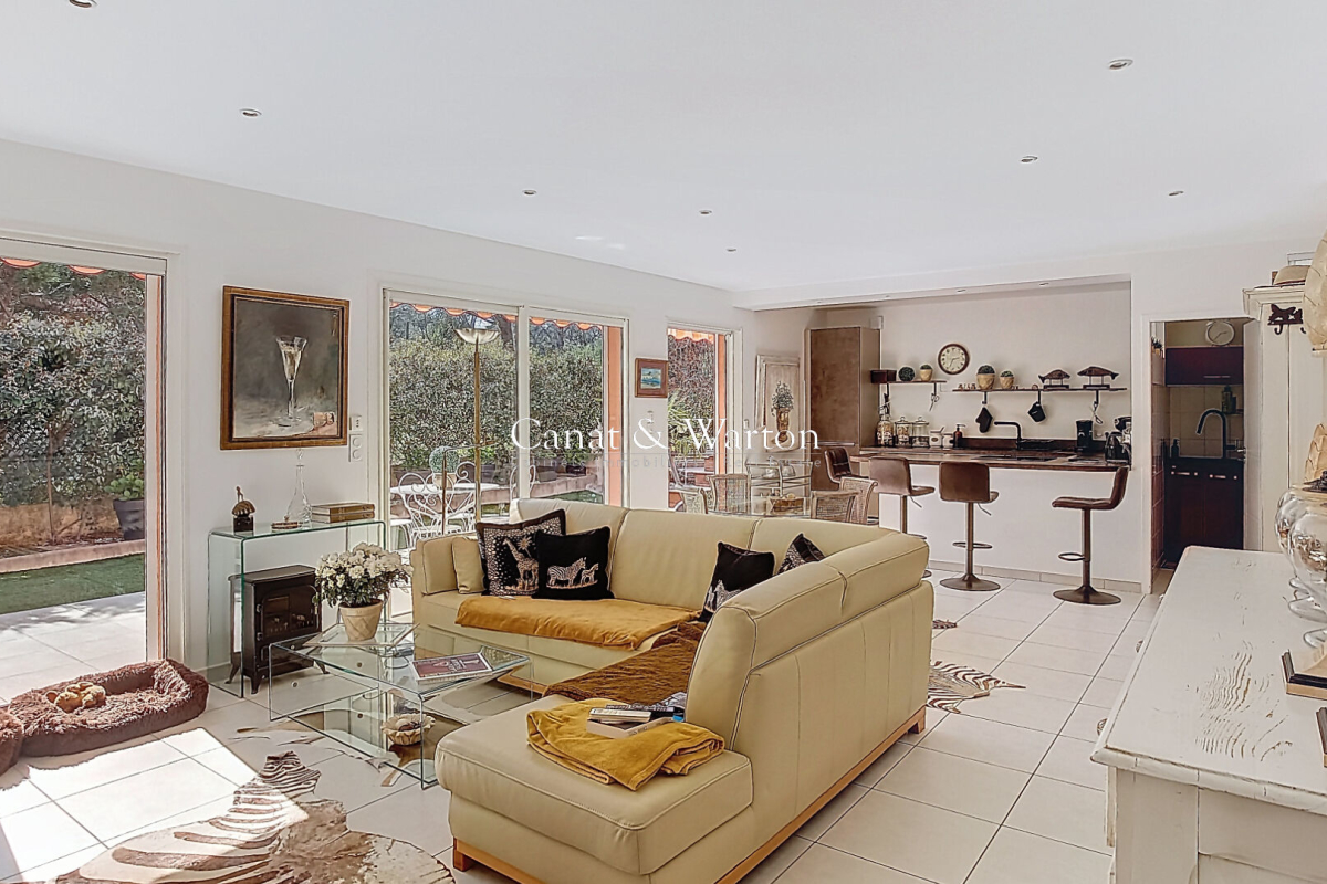 Maison de luxe à vendre à Fréjus, 667 000 €, Photo 1