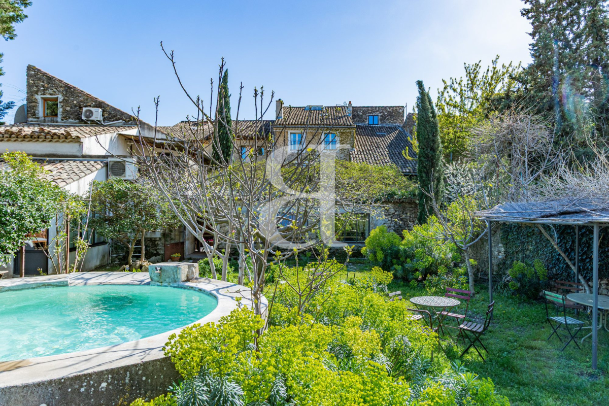 Maison de luxe à vendre à Sainte-Cécile-les-Vignes, 995 000 €, Photo 2