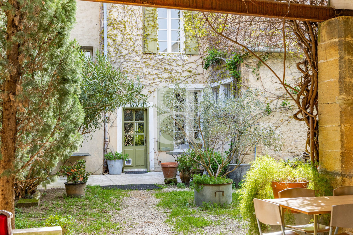Maison de luxe à vendre à Sainte-Cécile-les-Vignes, 995 000 €, Photo 3