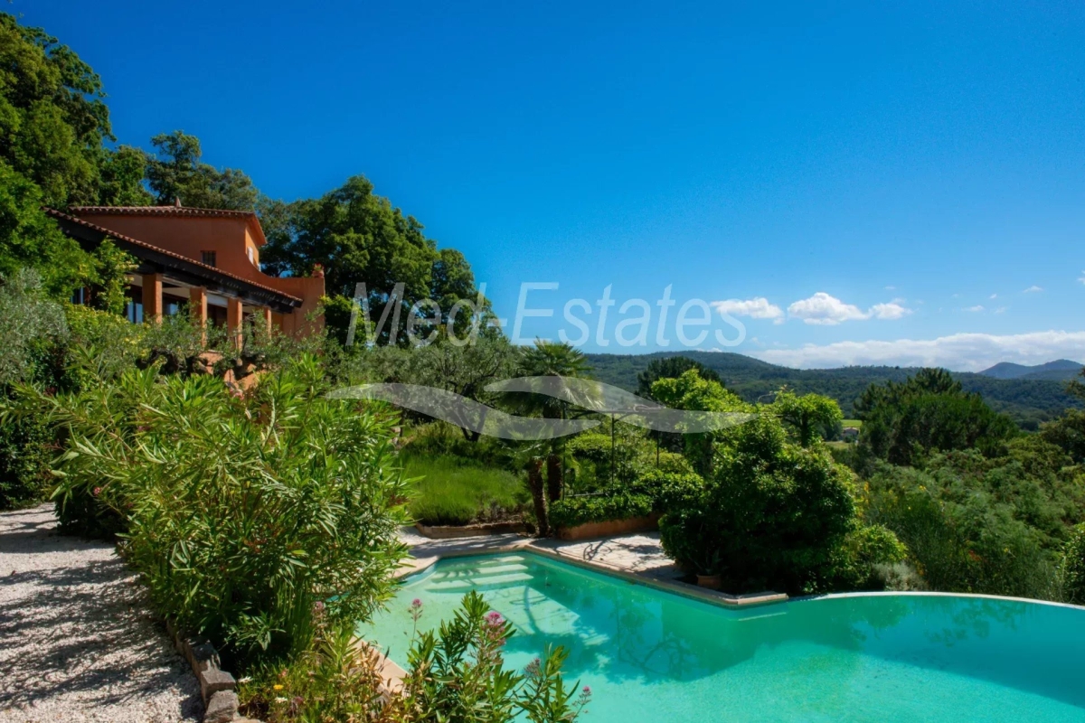 Luxury House for sale in La Garde-Freinet, 1 590 000 €, Photo 1