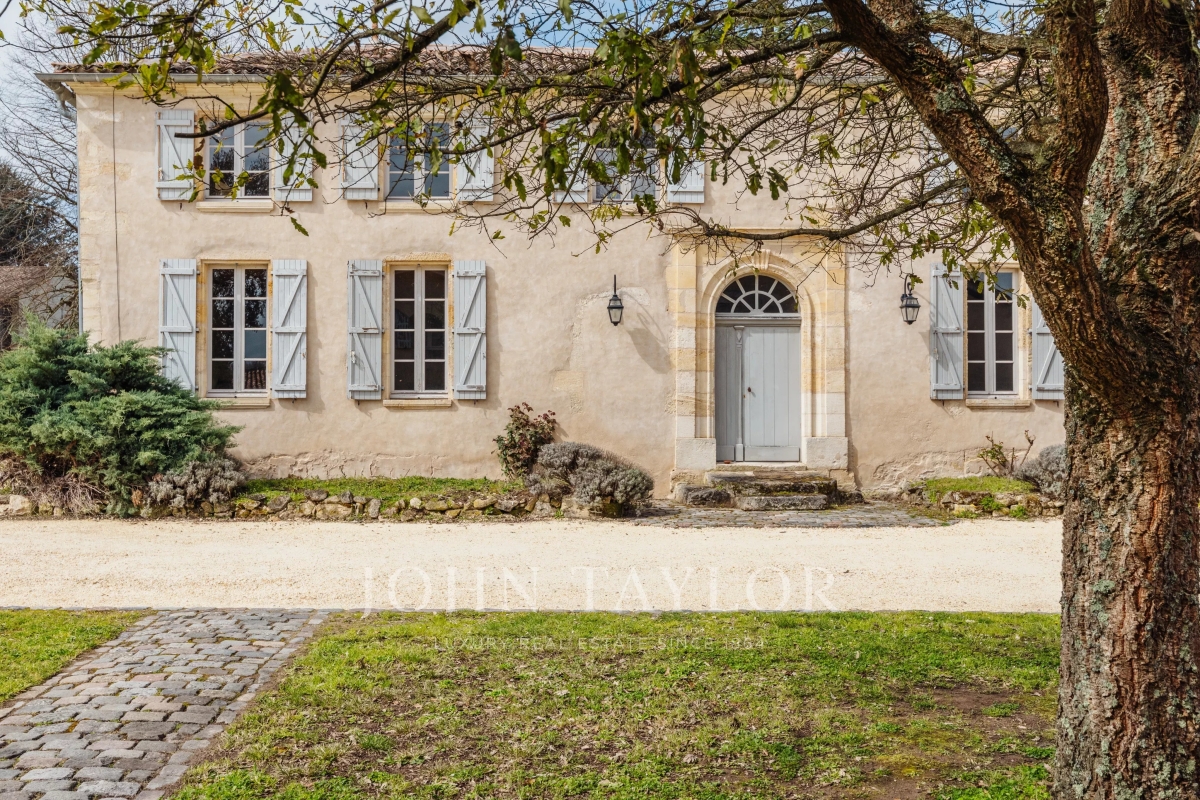 Maison de luxe à vendre à Saint-Émilion, 910 000 €, Photo 2