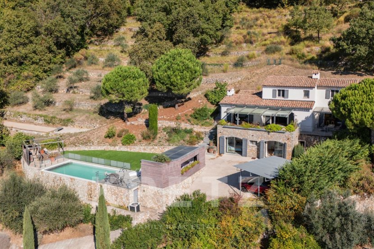 Luxury House for sale in Châteauneuf-Grasse, 1 450 000 €, Photo 1