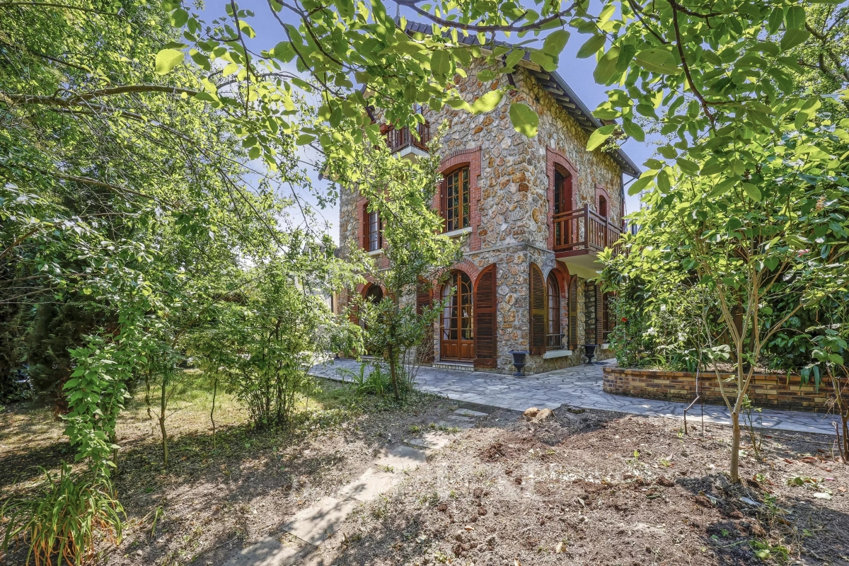 Maison de luxe à vendre à Saint-Germain-en-Laye, 1 470 000 €, Photo 1